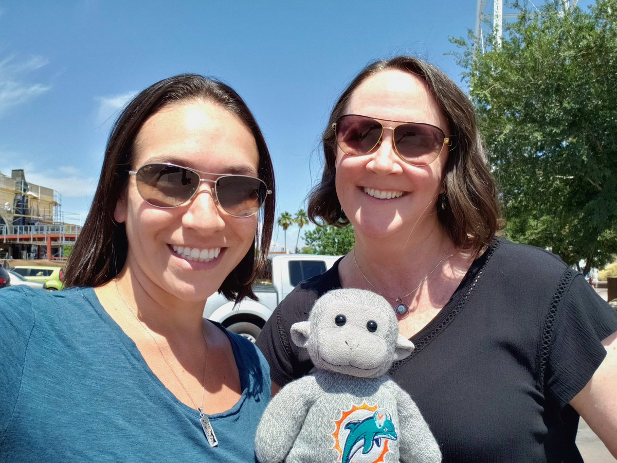 traveling1223's tweet photo. We had a great #TweetUp in Gilbert, Arizona today! Sheila from @ExploreThePrime met us for lunch at @libertymarket (amazing Chilaquiles btw!) and then we walked around a bit. Can't wait to explore more of Gilbert over the next few weeks! #DiscoverGilbert @DiscoverGilbert https://t.co/0OtChHpIvz