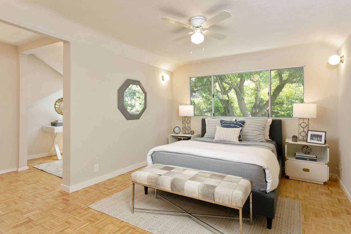 grubbco's tweet photo. Brown shingle craftsman in central Rockridge. This home in one of the most ideal location to access transportation, restaurants and shopping:
https://t.co/iNIYLlUuIJ
#oakland #rockridge #brownshingle #livingroom #oaklandhome #realestate https://t.co/hdn7j8Hate