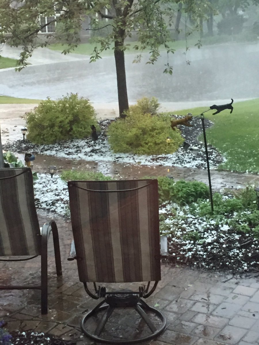 paulkaus1's tweet photo. Just a little hail followed by down pour.  Stay safe, headed to shelter as the sirens are sounding. https://t.co/9LpJrJ68dU