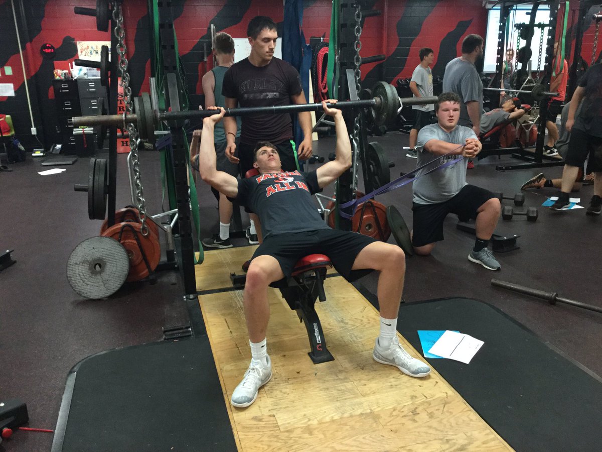 k_kellerstrass's tweet photo. Great day 2 of Summer S&amp;C!! #PHSathletics #PHSstrength https://t.co/oVvpAFdPbC