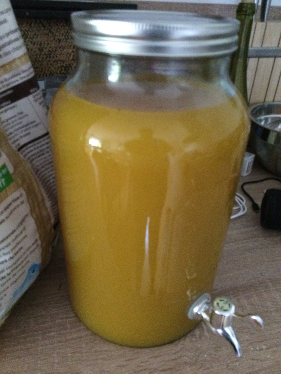 DEVextrabat's tweet photo. Coucou @AFUP_Poitiers voilà pour la soirée de demain on fournit le punch du #EXTRApunch et il est prêt il part au frigo direct vivement demain https://t.co/tjVawGQDNB