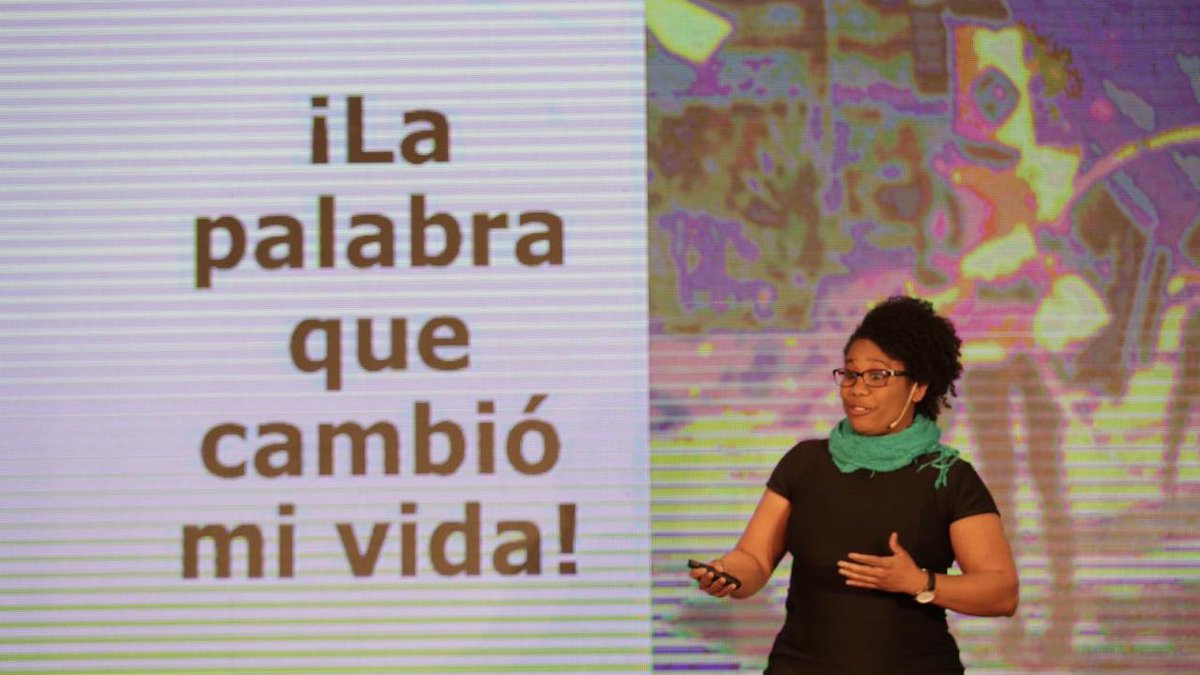 UAPArgentina's tweet photo. Rogiene Santos - "Una palabra, cambio el rumbo de mi vida". #TEDxUAP https://t.co/9g6luljJmN