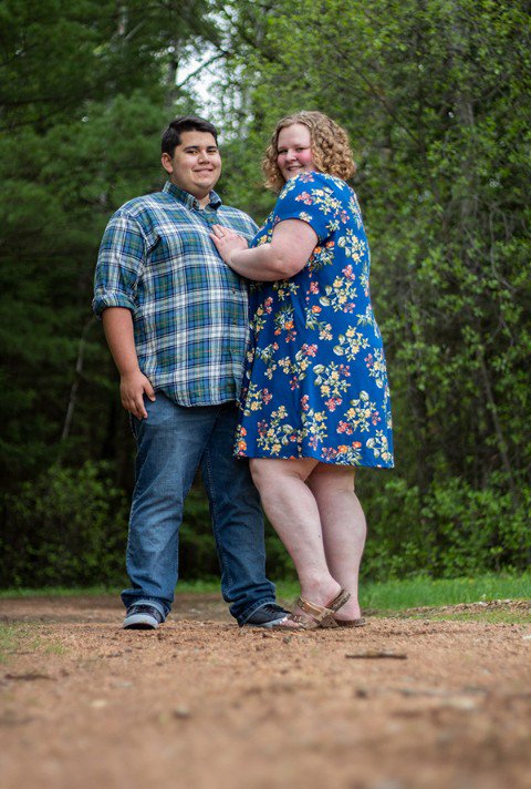 Lilygraceq's tweet photo. Hey, 🙈 here us a sneak peek of our engagement photos ❤️ https://t.co/WSnZMdj6a8