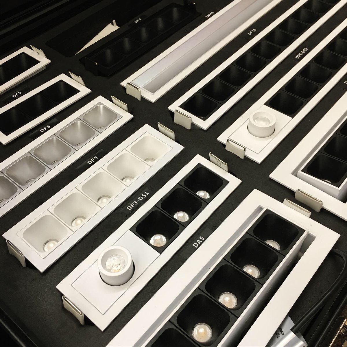 SLSGroupInc's tweet photo. Our Ledra Brands regional, John Hickman showing us the new @BruckLighting WEPLIGHT collection and the @AlphabetLights Dimension linear mini downlight series
#ledrabrands #brucklighting #alphabetlighting #lighting #design #lightingdesign #handcraftdesign #weplights #interiordesign https://t.co/BAaQseNCRb