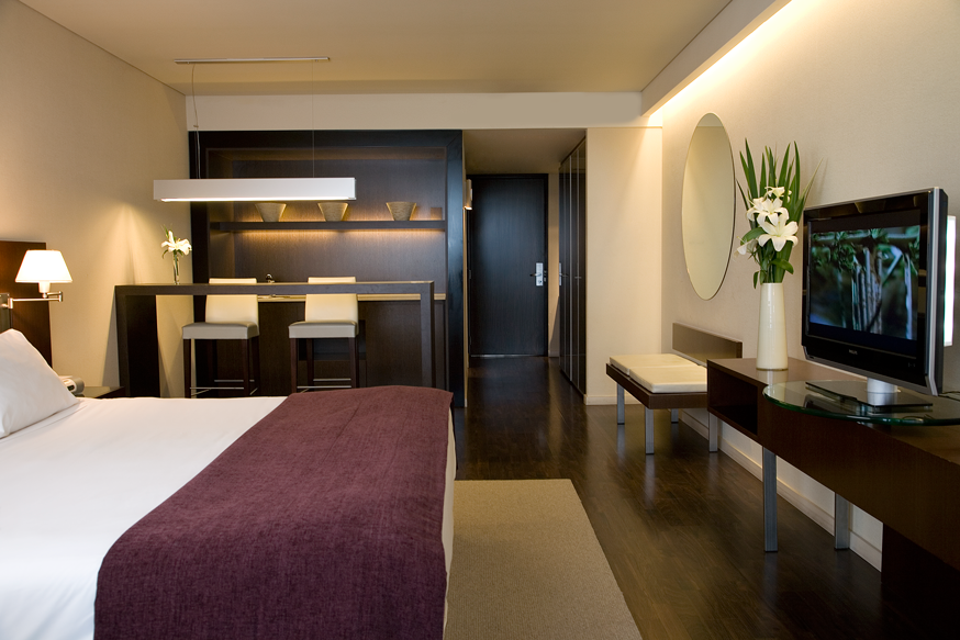 hotelmadero's tweet photo. Con un solo click podés regalarle a papá nuestra propuesta #RelaxAndEnjoyDad, 2 noches para 2 personas en nuestra Habitación Superior, desayuno buffet, acceso a Madero Spa con masaje de 50 min. para papá y 2 copas de vino en White Bar para festejar: https://t.co/BHlC5Xrvm8 https://t.co/8QnTcVX42z