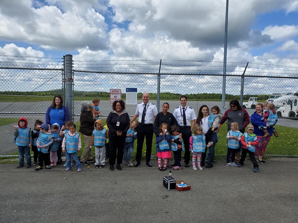 kellijeanne808's tweet photo. It's all about starting them young!  UGE team PQI hosted a Littlefeather School visit to Presque Isle International Airport to see what United Airlines and the airline industry is all about.  Many potential little recruits!! @weareunited @ElizabethHanni9 #flypqi https://t.co/nzO0aKZvHr