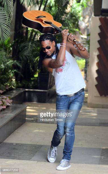 The_Malaika's tweet photo. 📸 @omaribanks11 via #GetryImages
and check out WATCH VIDEO, #STREAM #PLAY #LISTEN and ADD to your favorite #playlist #OmariBanks #HalfFullorHalfEmpty single out now on #AppleMusic #iTunes #Amazon #GooglePlay #Spotify #Deezer 📱💻 🎬 ➡️https://t.co/nwnxwwvsHQ https://t.co/6eCGc3fxf6
