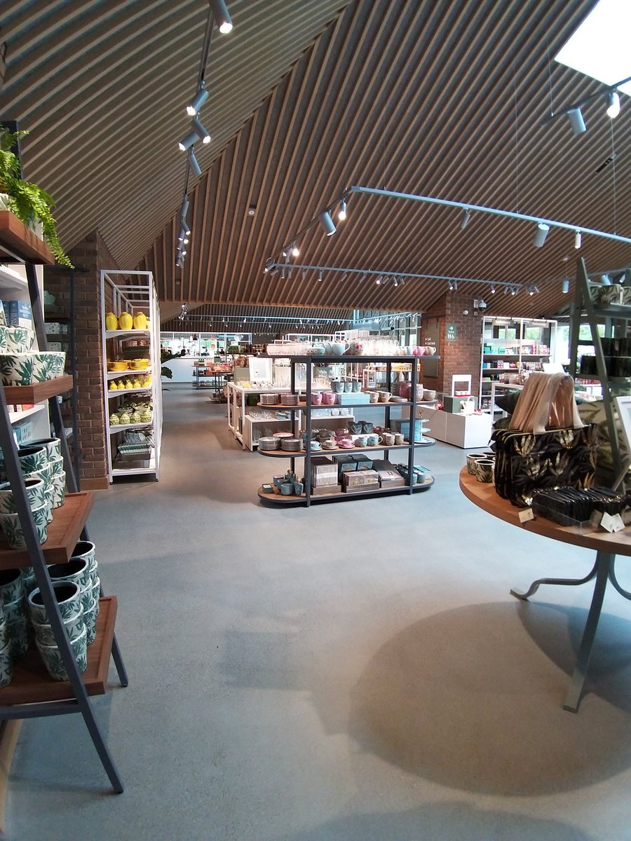 SkinnersCoaches's tweet photo. Stephen &amp; Deb went to @RHSWisley this afternoon &amp; enjoyed the #HenryMoore statues in the gardens &amp; the new #Welcomebuilding. Very smart! Lots of lovely things to buy... Bought some bits &amp; bobs... https://t.co/9FlNDCQVbg
