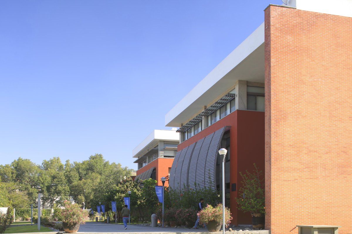 ITESO's tweet photo. El Centro para la Gestión de la Innovación y la Tecnología del #ITESO cumple 15 años, y para celebrarlo tendremos un acto protocolario este miércoles 5 de junio a las 6 pm, en el @ParqueTecITESO, donde también se hará la premiación del concurso de Invención ITESO. ¡Acompáñennos! https://t.co/UKXKhPa5Tj