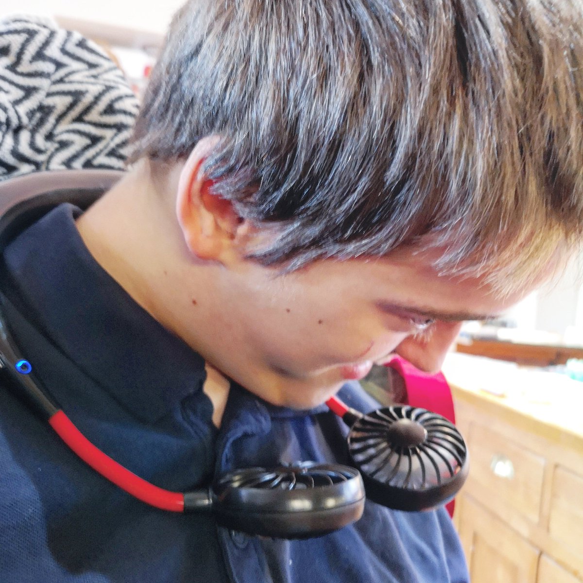 bucksamandy's tweet photo. Just love these #neckfans #Cordless charge them like a phone #3speedsettings got them from @AmazonUK getting ready for a #scorcher Just right for some without independent mobility
I just searched Neck Fans on #amazon #voila! https://t.co/KRSEejq9ah
