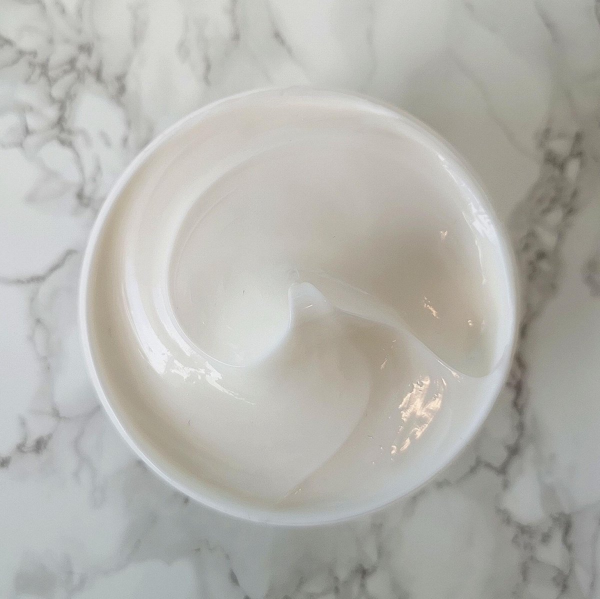 If you love our Transforming Body Lotion, this #TextureTuesday check out our Transforming Body Cream - A thicker blend filled with shea and coconut butter that helps to absorb into tougher patches of #keratosispilaris