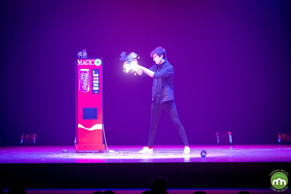 jajejijojufest's tweet image. Hoy os presentamos a David Díaz, viene desde Madrid y tal vez lo conozcáis por ser finalista del programa Pura Magia en TVE
Y si no lo conocéis, pues nada...

Este Domingo 9 de Junio
A las 12:00
En el JAJEJIJOJU...., tenéis esa oportunidad 

Sacadlas ya!!!
teatrocervantes.com/es/genero/otro…