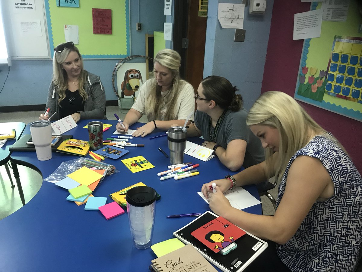 MLDBell3914's tweet photo. Artful Reading Training Day 1 at CCES for cohort 2 teachers! #ArtfulReading #KySRCL https://t.co/tYpYXH1fhA