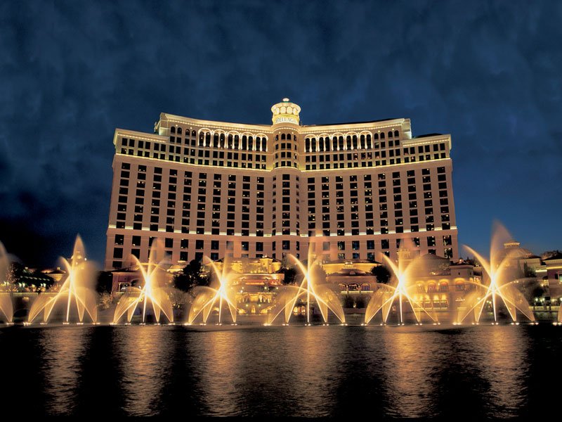 McCabeWorldTvl's tweet photo. 6 Ways to Go Luxe in Las Vegas. With executive clubs and hotels offering above-and-beyond service, finding luxury in Las Vegas is easy. #virtuosotravel  https://t.co/9yQiF5SSK0 https://t.co/ljfSnyJWqt