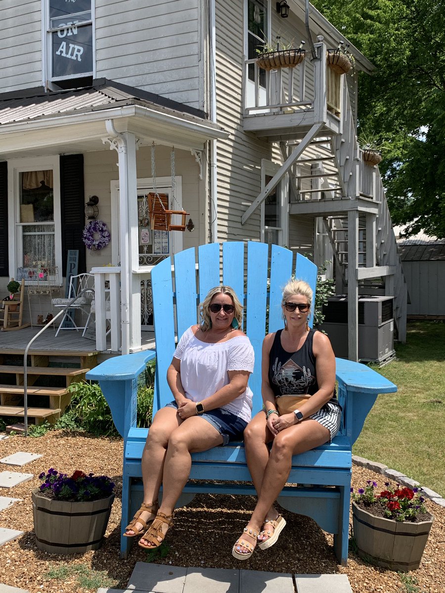 CAGirl4u's tweet photo. @Bbluechairlynch me, my sis and mom. was there for the first time on 6/2/19... (pic of me and my sis, and mom) https://t.co/HbP6rmIHip