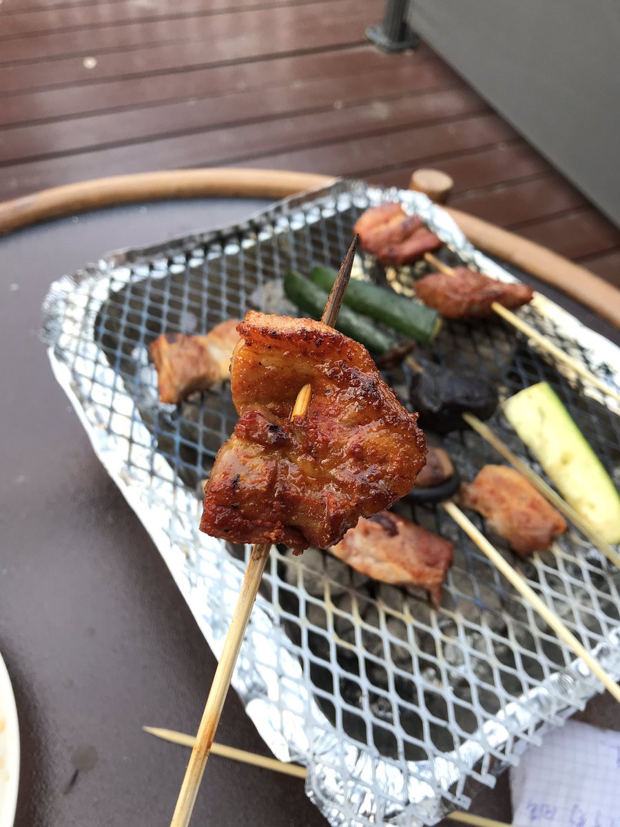 caiyuanle's tweet photo. First time barbecuing with Jiang Yan~ https://t.co/TLSjBHJHPV