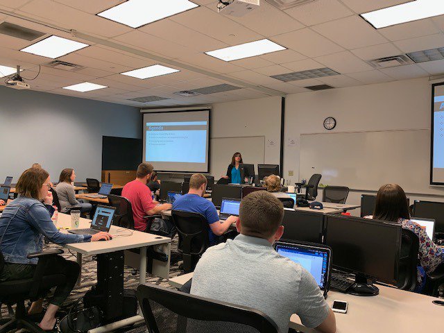 MAXCincinnati's tweet photo. Thanks to Kendra Ramirez the teaching an AMAZING LinkedIn workshop for out Java Bootcamp students!  #learntocode #maxtrain #kendraramirez https://t.co/YQulSS9UOO