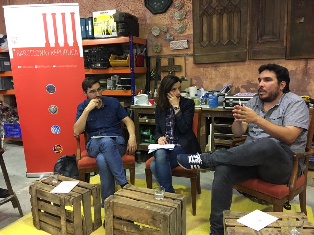 BCNRepublica's tweet photo. .@arnau78 destaca q la fragmentació no es tan gran, però és cert q ara hi ha un escenari més complex per arribar a acords. #ConversesBCNRep https://t.co/s008Ajzp7w