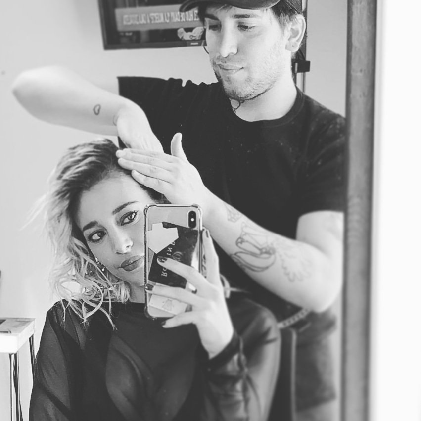 CamiloDuranm's tweet photo. ⚡ 🅑🅐🅒🅚🅢🅣🅐🅖🅔 ⚡
Hoy 16hs @SolPerez en #Chismoses por @CanalNetAr
Pelo: @CamiloDuranm
@apmaquillaje
#MiCamarin https://t.co/RWSjgBPvDx