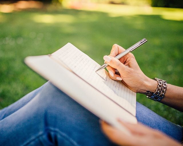'Studies show that writing about your day, your feelings and your ­worries may not only clear your head - helping you to sleep, feel more ­relaxed and solve problems - it could even ­improve your physical health.' - The Telegraph.
Do you journal? 📕
.… bit.ly/2WtrqVj