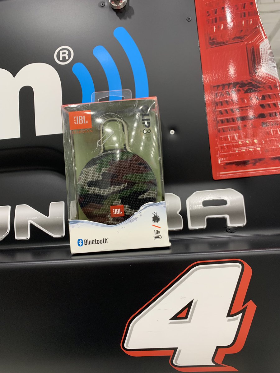 #GIVEAWAY 
Retweet this and the winner must follow me! 
Really excited about Texas this weekend. Tune in.