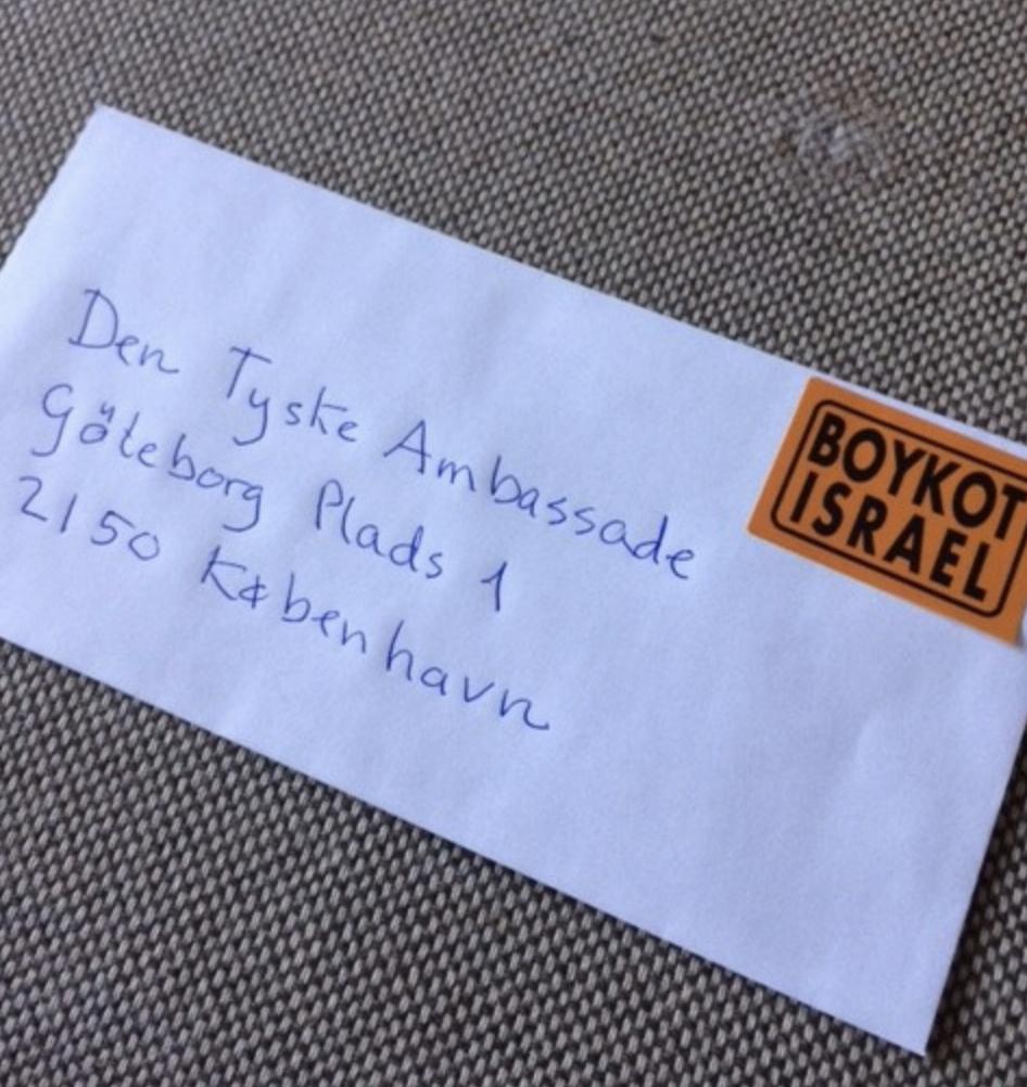 BDSmovement's tweet photo. Human rights activists from Boycott Israel-DK rallied last week at Germany’s Copenhagen embassy. 

They delivered a letter criticizing the German Parliament attack on BDS &amp; affirming #BDS is an anti-racist movement that opposes Israel’s apartheid policies: https://t.co/iznlX8nTMF https://t.co/6dozDTzGwI