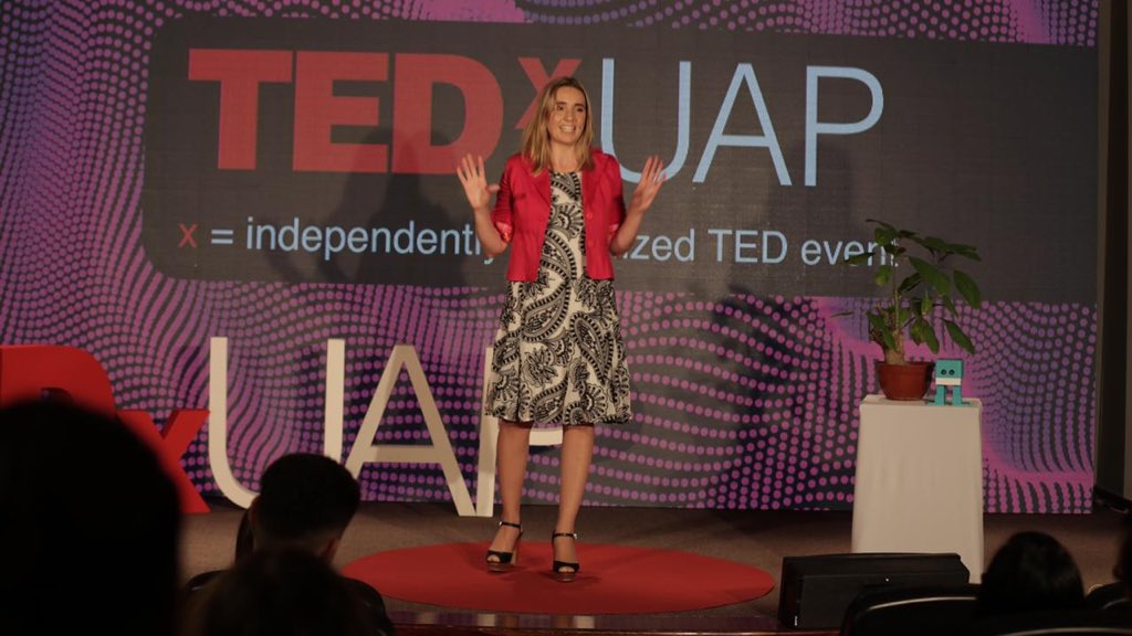 UAPArgentina's tweet photo. Gisela Müller - "Mujeres en Tecnología". #TEDxUAP https://t.co/6MxH7TjzCz