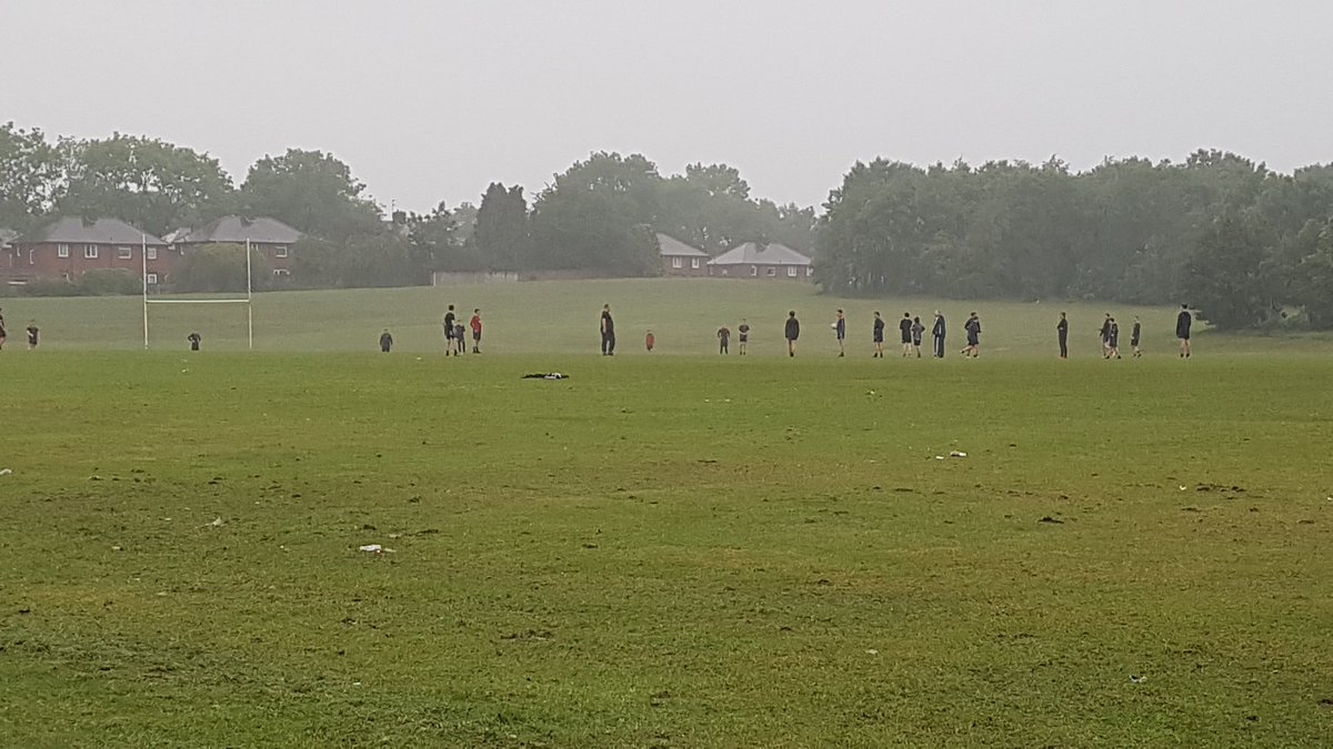 BettisonAndrew's tweet photo. @BlackbrookJRLFC  under 15s Royals   hammering ot down with rain  but still 24 lads giving it there all https://t.co/Fzkxzwd5is