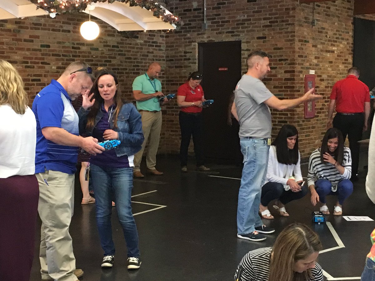 svohrer's tweet image. DCs earning their TI Rover drivers licenses! @TICalculators #T3Learns @MariaEverett82 @TamRud28 @BCPSMATH #codeiscool @MSaylorPhD