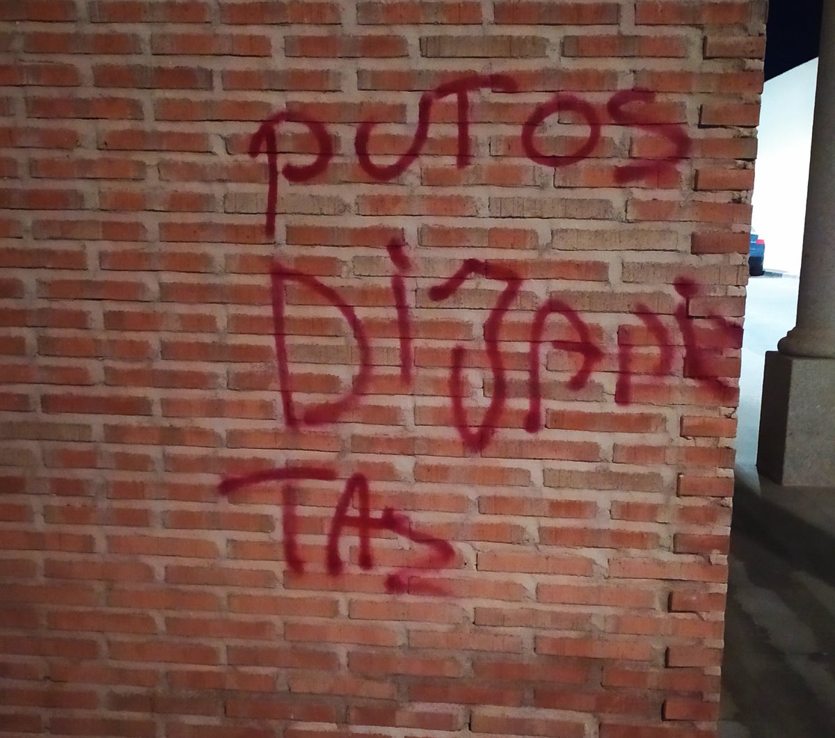 AiramZeper's tweet photo. #graffiti #StreetArt #artecallejero #urbanart https://t.co/VCVKkduhJH