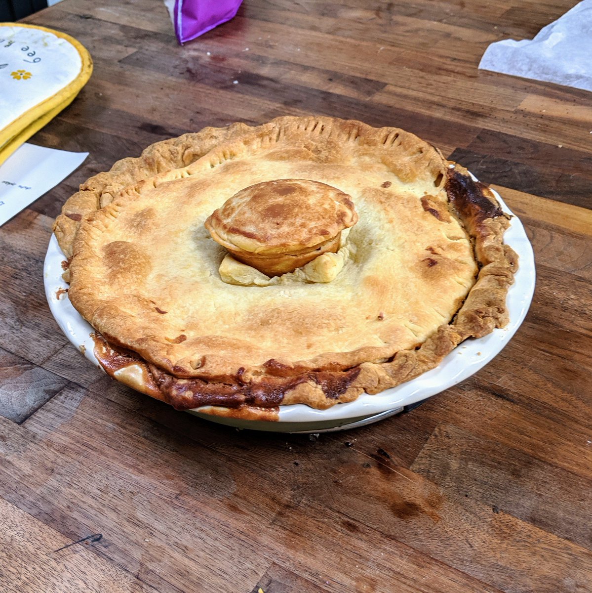thetomska's tweet photo. I baked you a pie #CONTENT https://t.co/LtlJwcUFPz