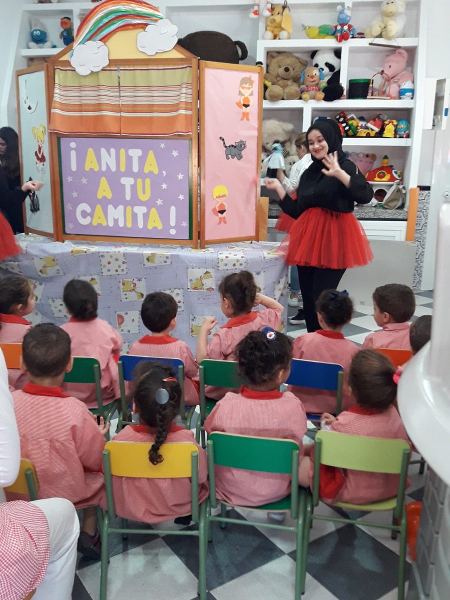 dpto_ssc's tweet photo. Hoy seguimos de gira con nuestro guiñol, les ha tocado el turno a los peques de la guardería de M Inmaculada 🎉🎶 https://t.co/L2ST8LmmEb