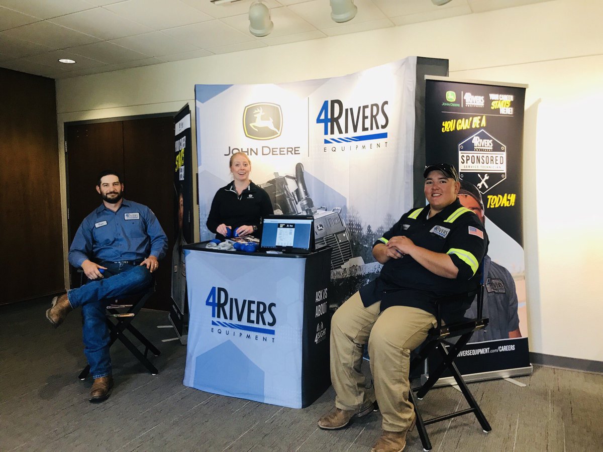 4Rivers_Equip's tweet photo. We’re ready for the @NewMexicoFFA Convention to start! Come see us to learn about the awesome career opportunities with @JohnDeere! #yourworkingpartner #nmffa https://t.co/JIJAwgC2xU