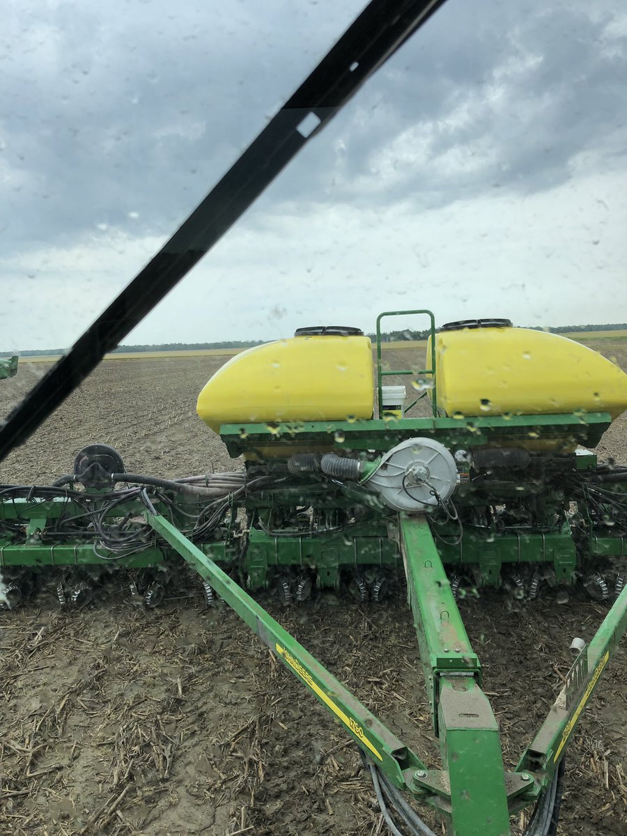 bschor98's tweet image. Corn and Full season beans are planted and we wait for wheat. Play Gloria! Plus the #stlblues won last night! #plant19 @GatewayFS thanks for all the great service this spring!