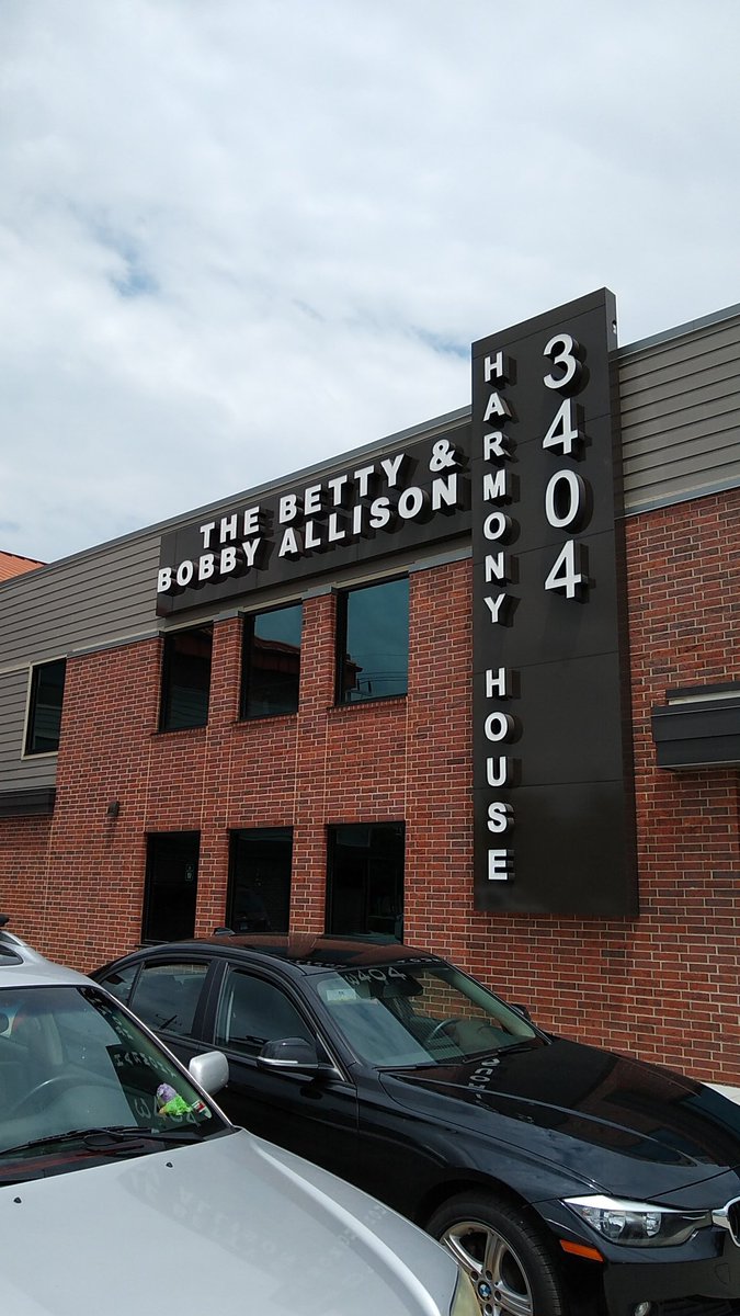 bearsmsu's tweet image. I just had an opportunity to talk with our friends at Harmony House. Looking forward to having a closer working relationship with this wonderful bunch of people!