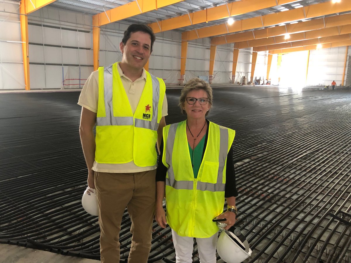 natharden's tweet photo. Enjoyed giving a tour of new ⁦@PredsNHL⁩ @FordIceCenter⁩ Bellevue to ⁦@SheriWeiner⁩ and ⁦@DaveRosenbergTN⁩.  Thank you for making this a reality for the hockey and Bellevue Community. https://t.co/urvpX71EC1