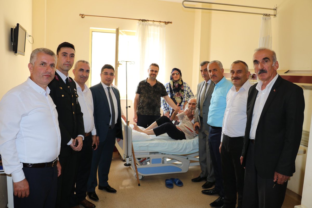 PAZARKAYMAKAMLI's tweet photo. Ramazan Bayramı münasebetiyle ilçemizde bayramlaşma programı düzenlendi. https://t.co/ilwkcIwdnw
