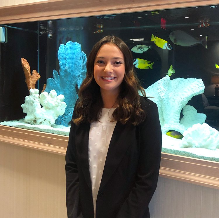 CookerlyPR's tweet image. Let's give a big welcome to our newest intern, Emma McCurley! 🙋‍♀️💼🎉 Find this #GeorgiaNative and rising senior at the @UofSC traveling around the country, playing with her four pups 🐶 or enjoying the best southern-style barbecue in the city. #CookerlyCrew