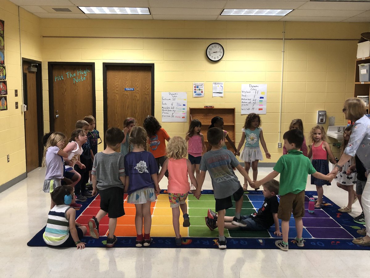 PrincipalYoung's tweet image. Literacy, music with movement, share-time, all happening today at Rountree’s #SPSExplore!