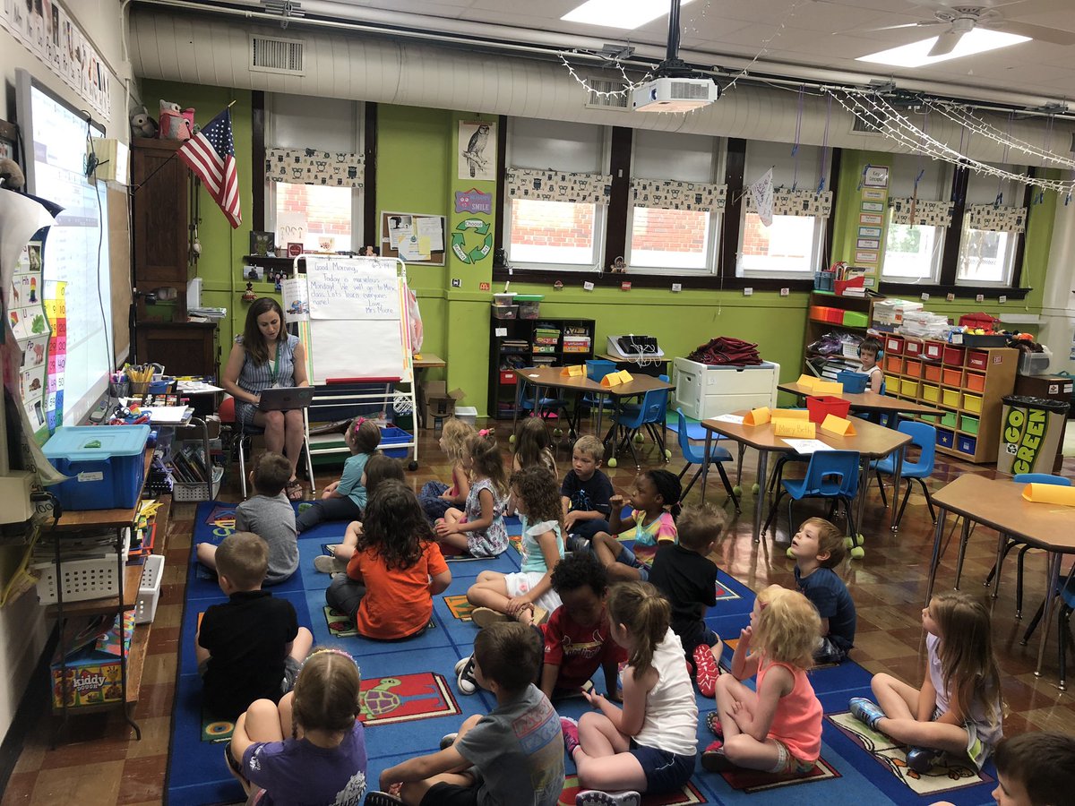 PrincipalYoung's tweet image. Literacy, music with movement, share-time, all happening today at Rountree’s #SPSExplore!