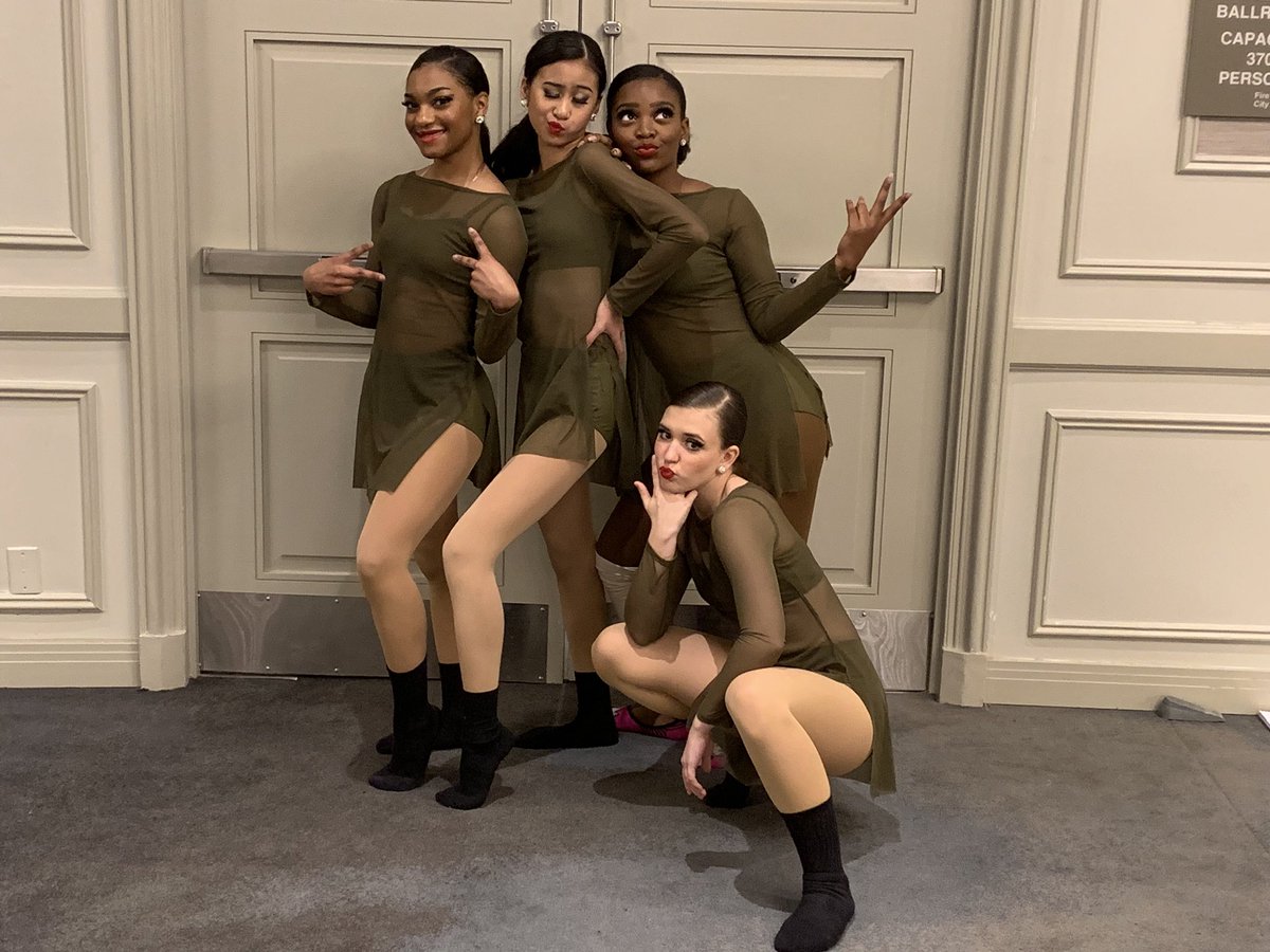 SCHS_Sapphires's tweet photo. Congratulations to our dynamic Dance Officers for doing an amazing job at @TS_Dance Officer Camp💙✨ https://t.co/xjZQqMce2H