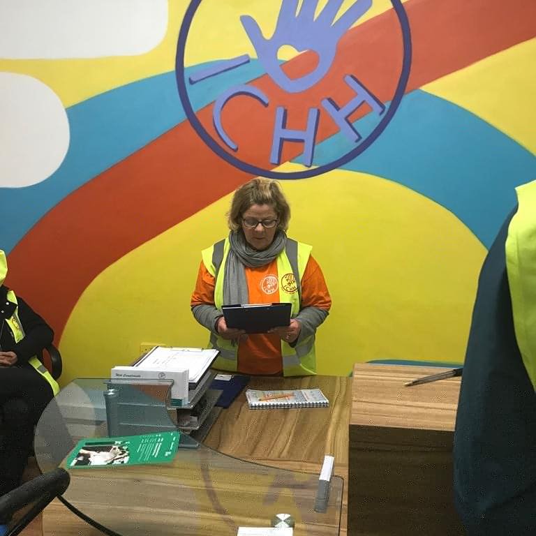 ICHHDUBLIN's tweet photo. It's a wet tuesday night and the #ICHH outreach teams are stocked up, have been briefed and are out on the streets of Dublin. Please give them a call on 085-8389281 if you see anyone sleeping outside tonight around the city. #HomelessnessIsNotNormal #AskWhy #ImUsingGiveback https://t.co/hG7XFy6W5H