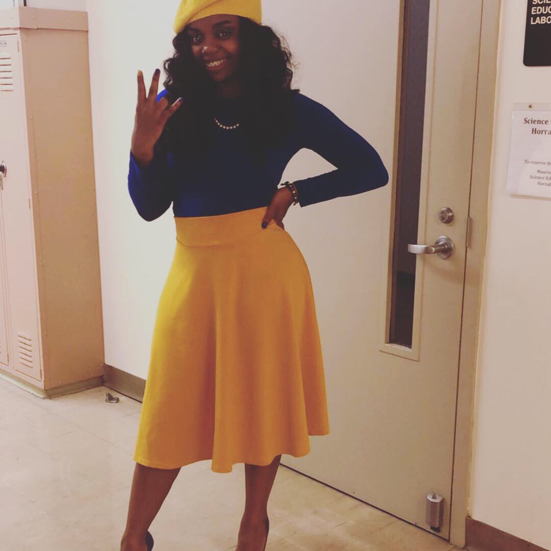 jaye_lovesyou's tweet photo. @shayycobb Ya Favorite poodle 😍💛💙🐩 #RHOck https://t.co/jPaQ4zktF7