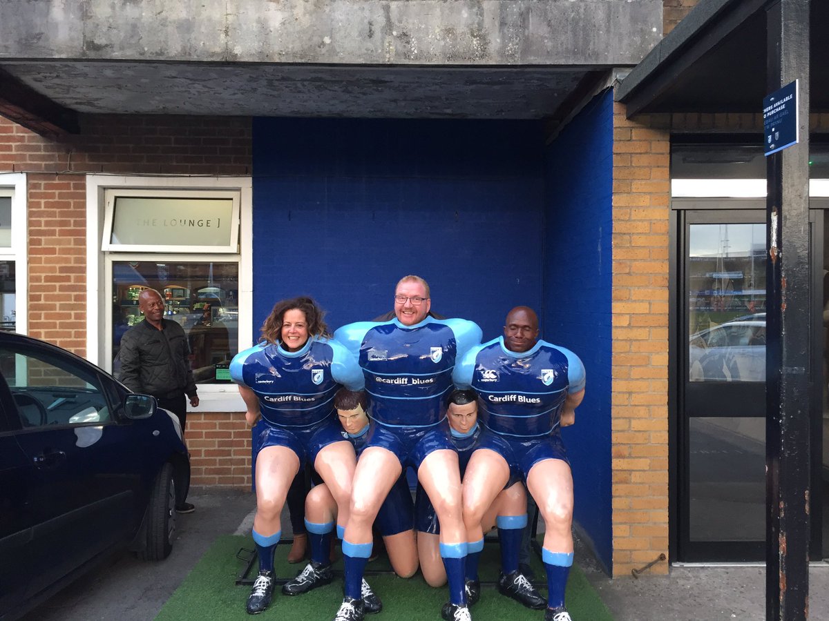 BakerjMiss's tweet photo. Diolch yn fawr @CAPMC_ for a wonderful evening of song. Our Lesotho visitors were made to feel so welcome and their performance blew us all away 🇱🇸🏴🎼💙🌟 @HendreSchool @tynywernp @DolenCymru #StJamesPrimary #CardiffBlues https://t.co/sFgVwvPqKH