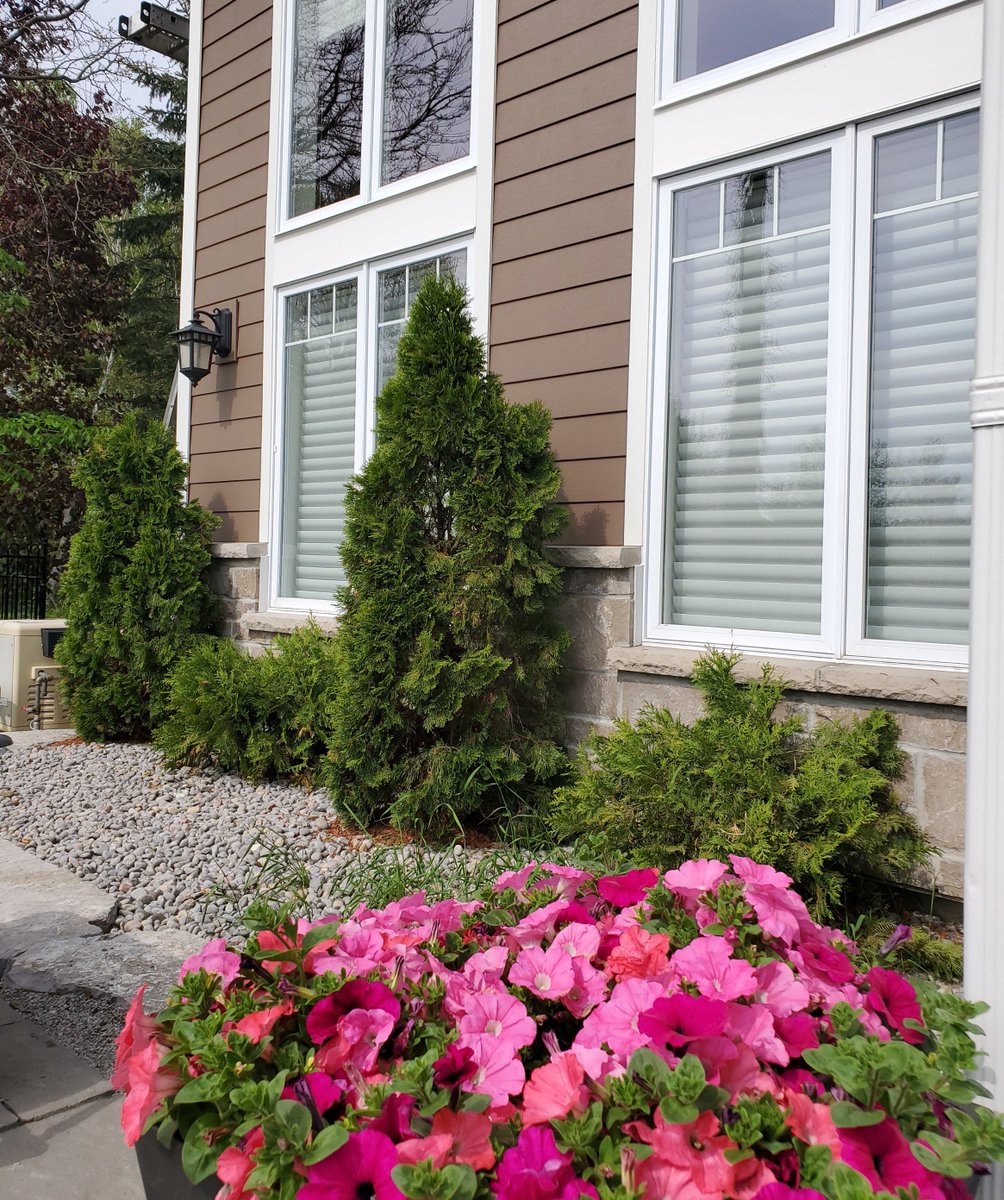 CanCroInc's tweet photo. It's all about the details! 
#celectsiding #chestnut #royalbuildingsolutions #renovation https://t.co/eBv3gm1hyy