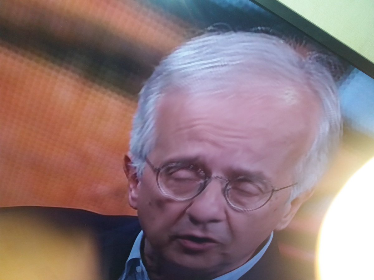GPS_SPINATO's tweet photo. Dai, dai che glielo chiede, aspetta, ecco, 'scolta, ora lo incalza...
#ilGps' & #LaGaiaMeraviglia di chi aspetta che Floris a #Dimartedì domandi a Walter "Cosa Farò da Grande" Veltroni del suo ex-vicecapo di gabinetto Odevaine coinvolto in #MafiaCapitale
https://t.co/DETgYa7jDX https://t.co/A6UPNNEvi9