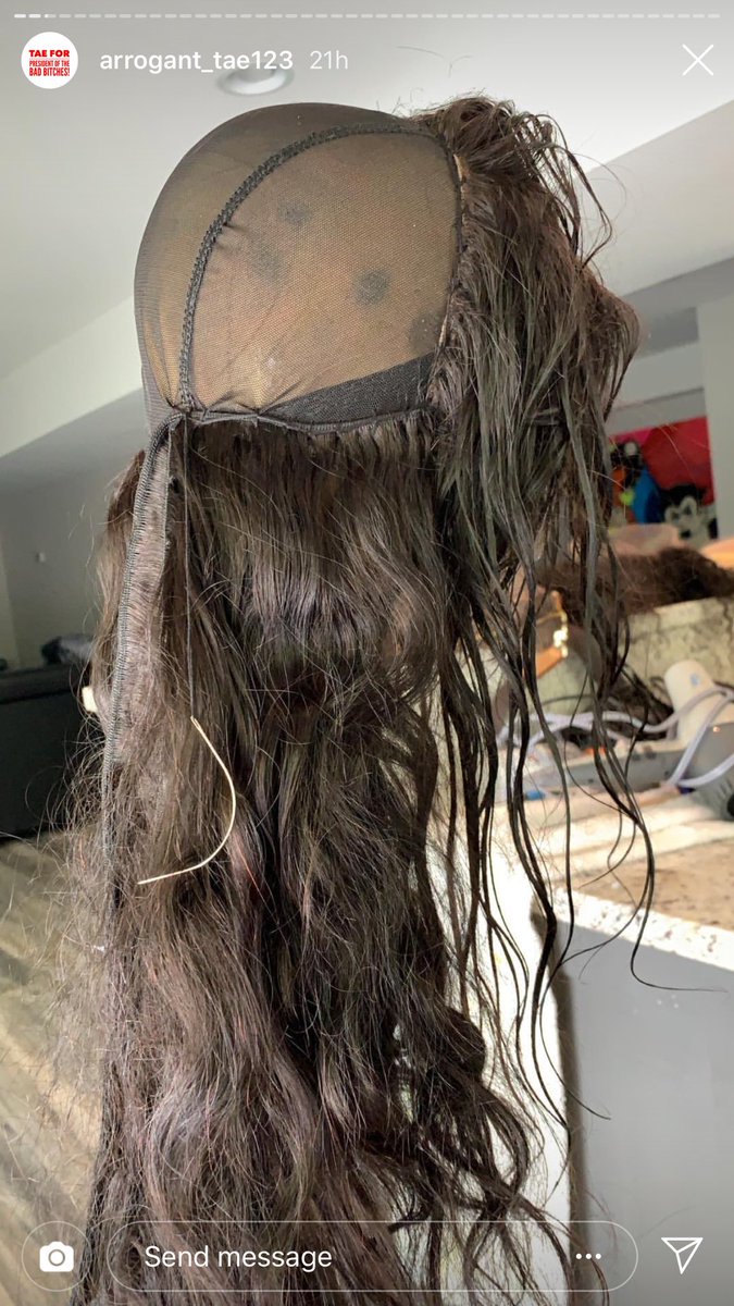 markeeaco's tweet photo. Is this something you guys expect to receive when ordering a custom wig $500+ ??? https://t.co/4sDA1pWcSu