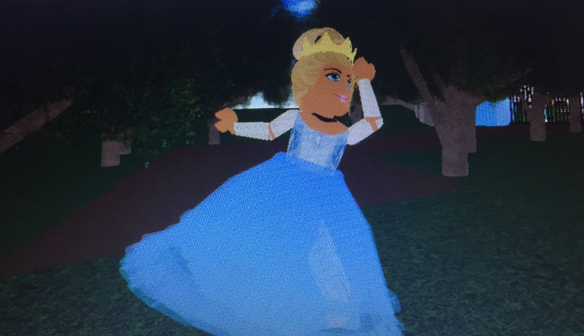 Judyebbz On Twitter These Are The Princess Outfits I Made On Royale High On Roblox Snowwhite Cinderella Rapunzel And Tiana I Hope You Like Them A Lot Https T Co Ufdsnz5nfa - roblox cinderella dress