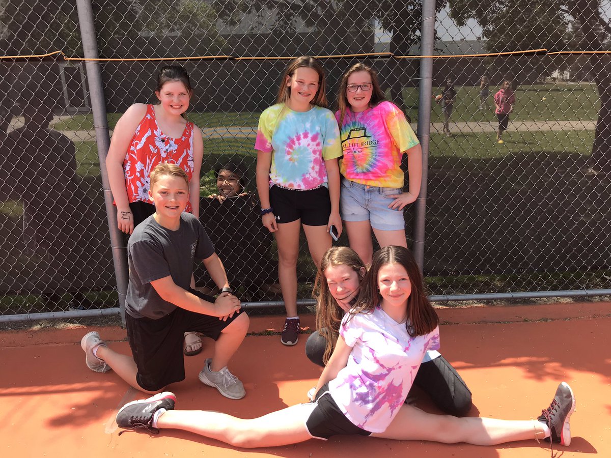InterstellarBMS's tweet photo. What an awesome year with a STELLAR group of learners!! 📚✏️🎊Thanks for taking this journey with us! #InterstellarTime #YearOne #BMSpride #PersonalizedLearning #CompetencyBasedLearning https://t.co/HWcOWdN3aR