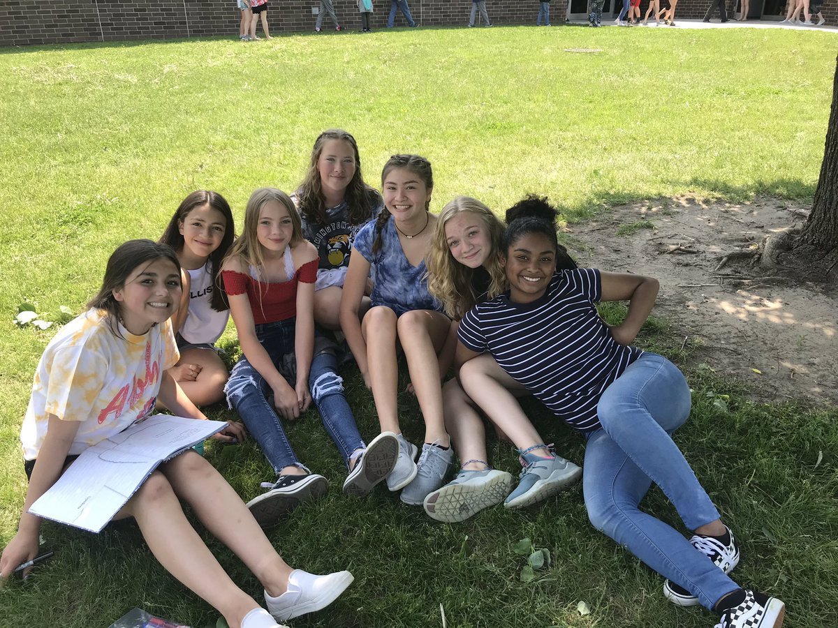 InterstellarBMS's tweet photo. What an awesome year with a STELLAR group of learners!! 📚✏️🎊Thanks for taking this journey with us! #InterstellarTime #YearOne #BMSpride #PersonalizedLearning #CompetencyBasedLearning https://t.co/HWcOWdN3aR